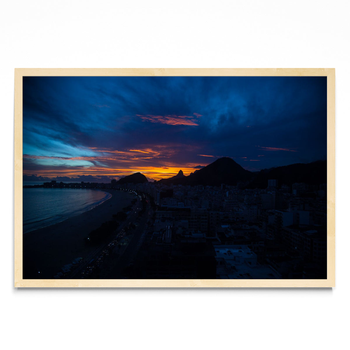 Anochece en Copacabana - FotoH MC