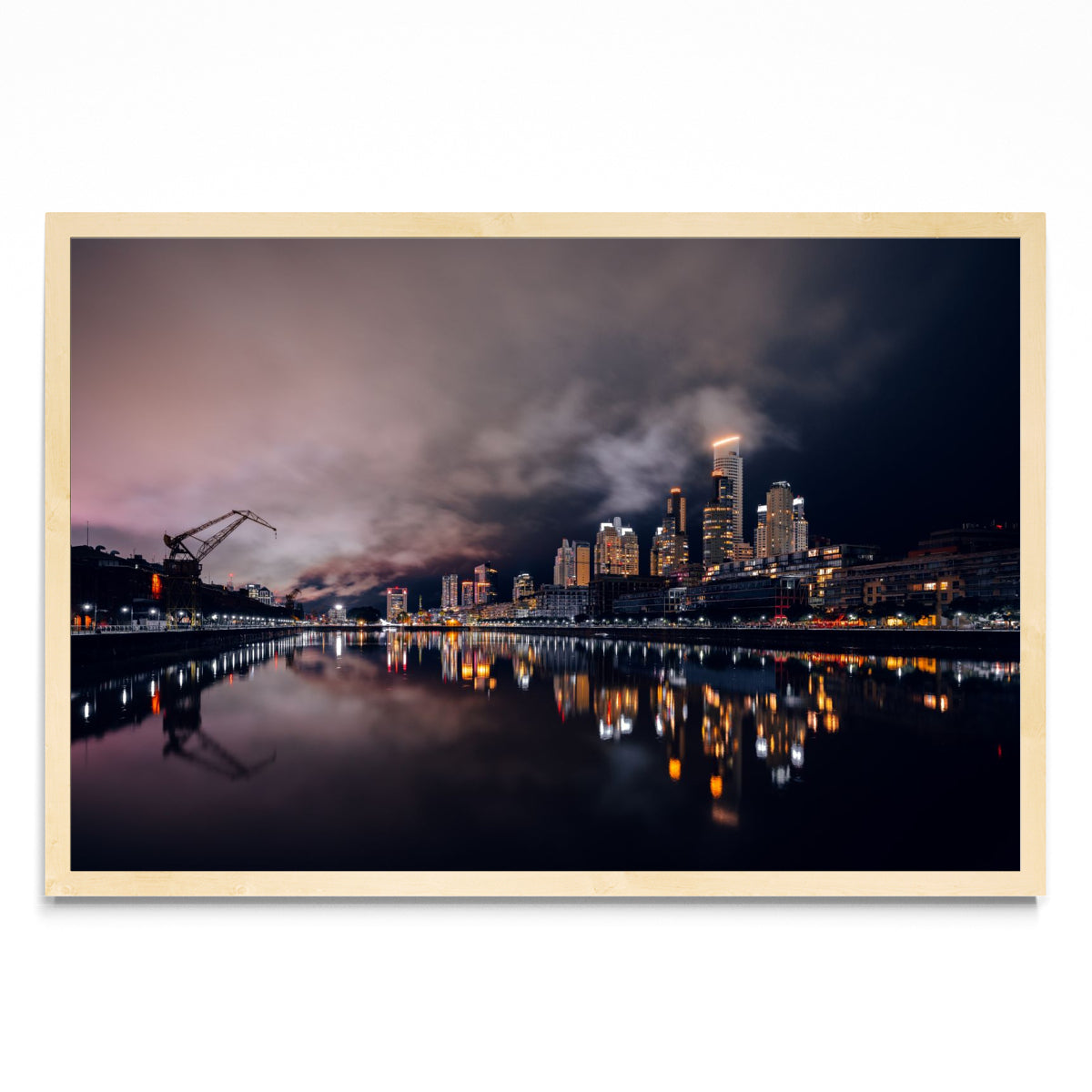 Noche de nubes bajas en Puerto Madero - FotoH MC