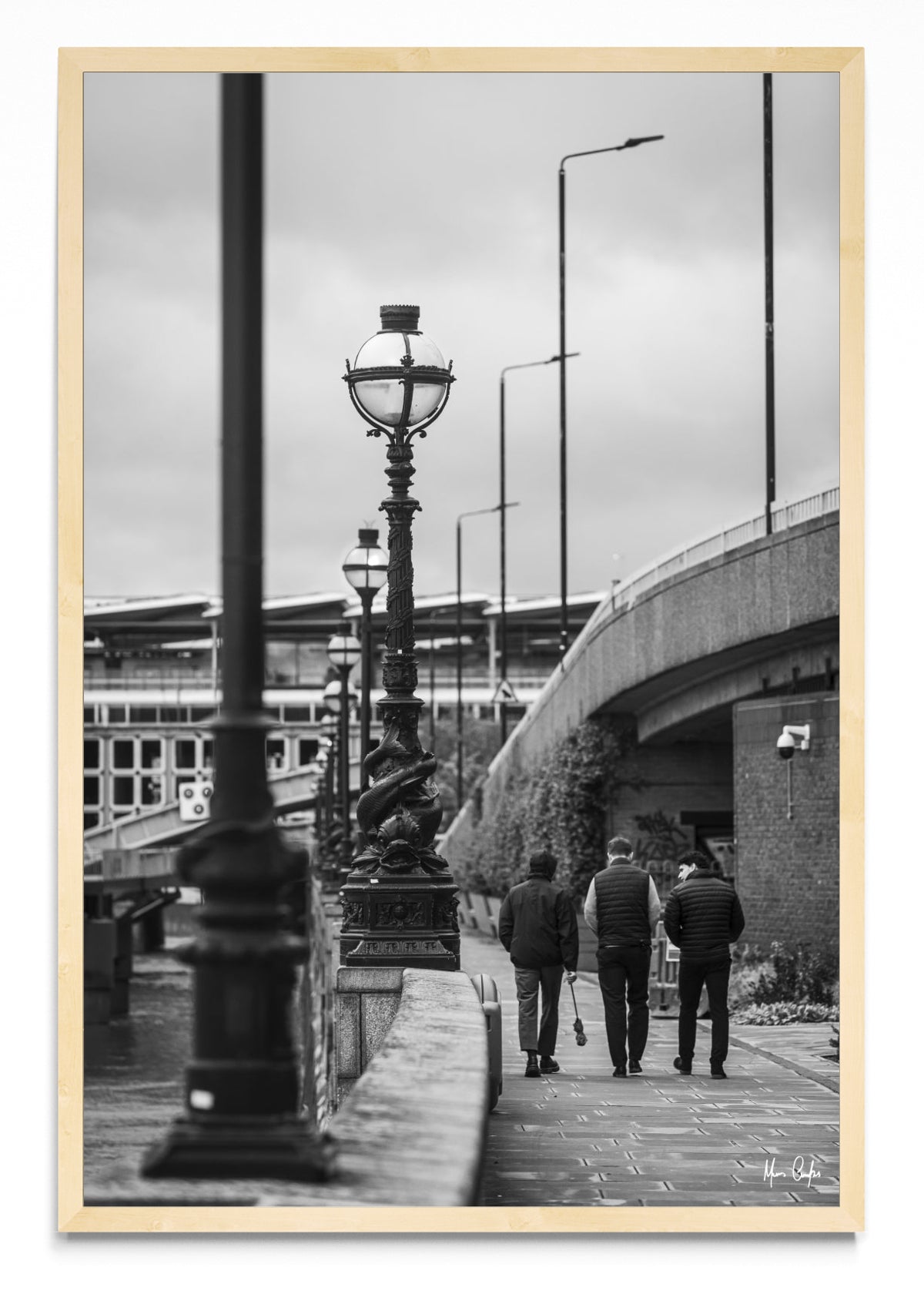 WALKING ON THE RIVER - FotoV MC
