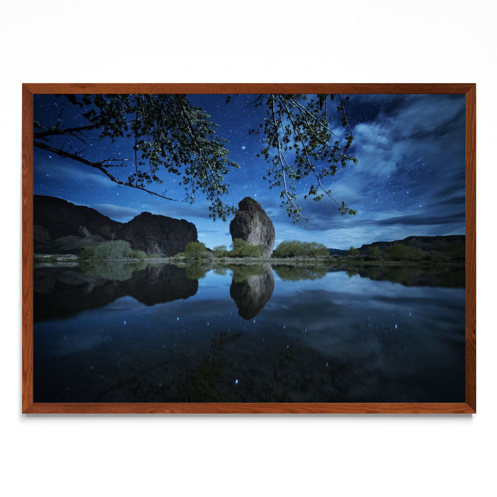 Piedra Parada iluminada por la luna y las estrellas - Paisaje MO