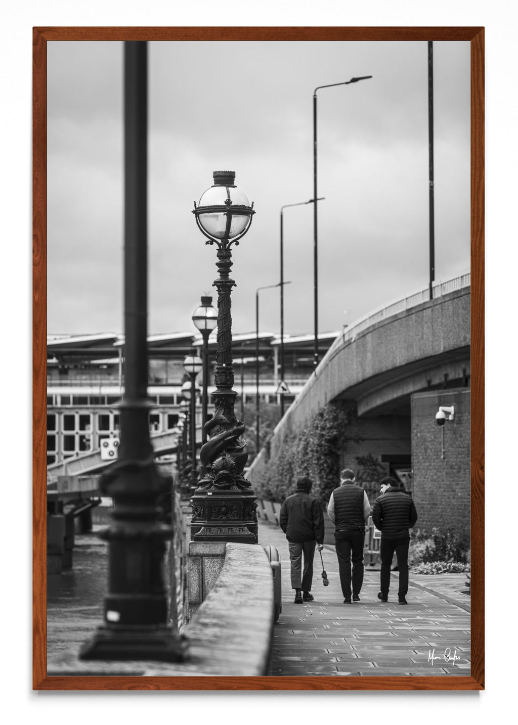 WALKING ON THE RIVER - FotoV MO