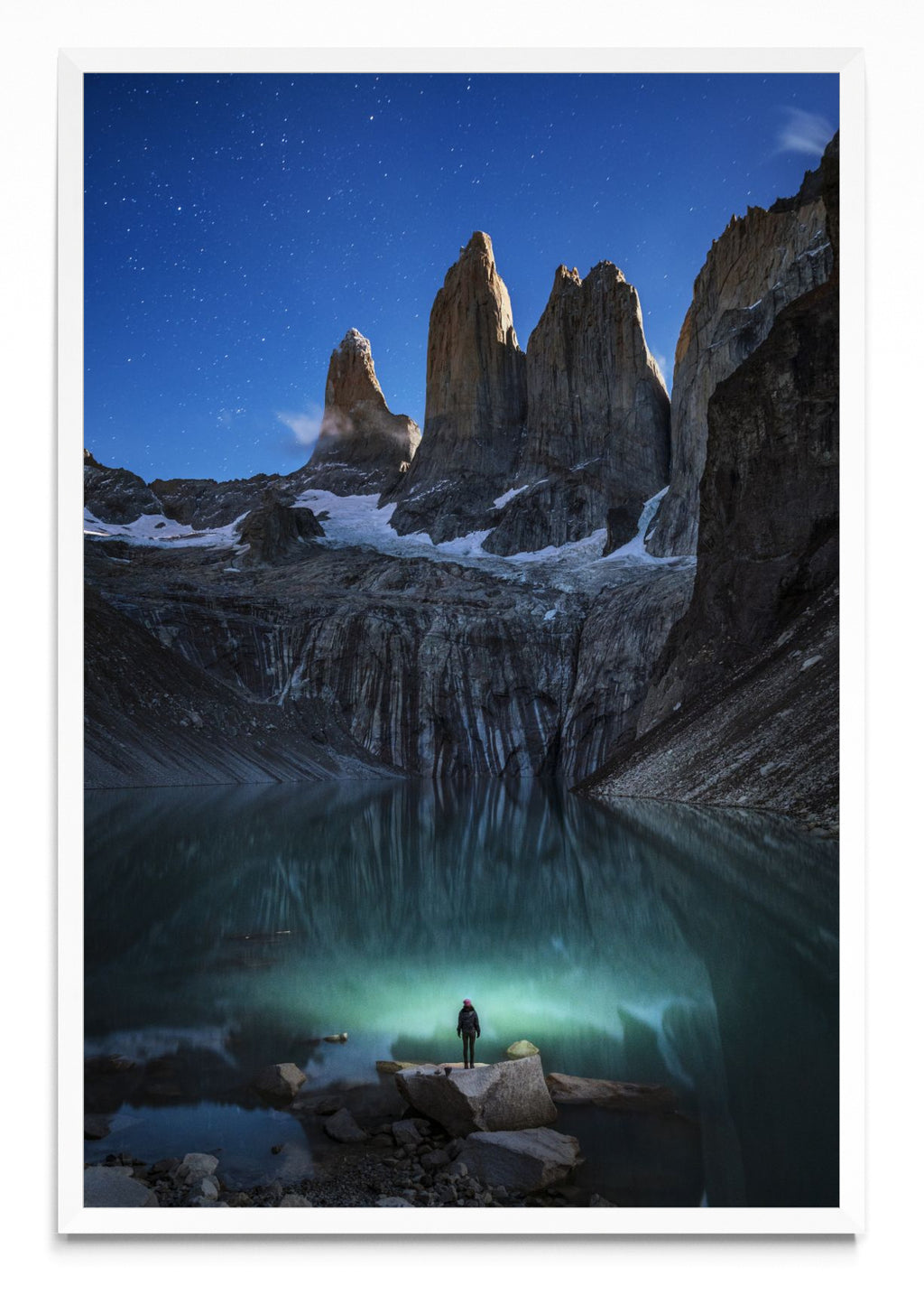 Torres del Paine Iluminadas por la luna llena - FotoV BL