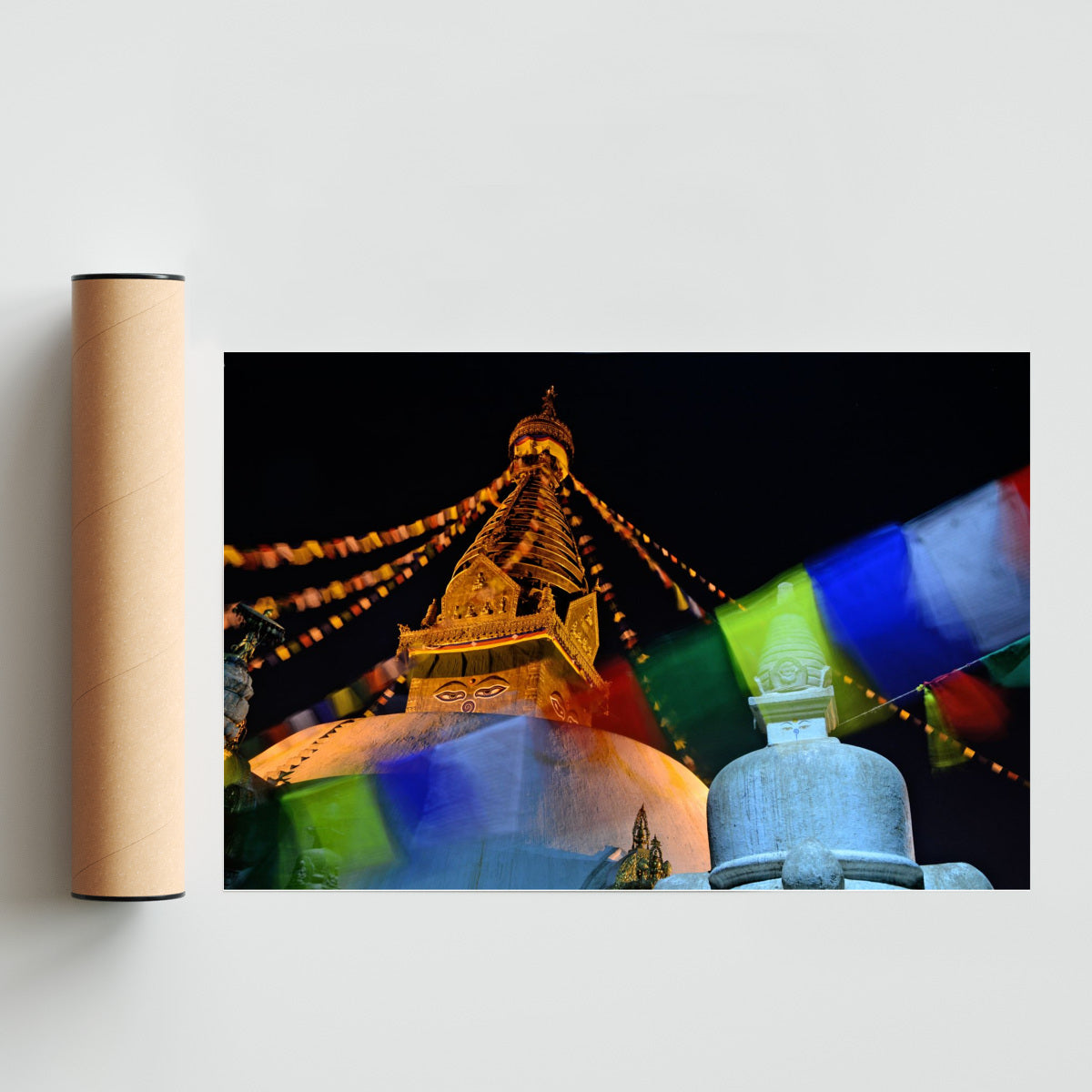 Buda, las banderas y la noche - FotoH solo print