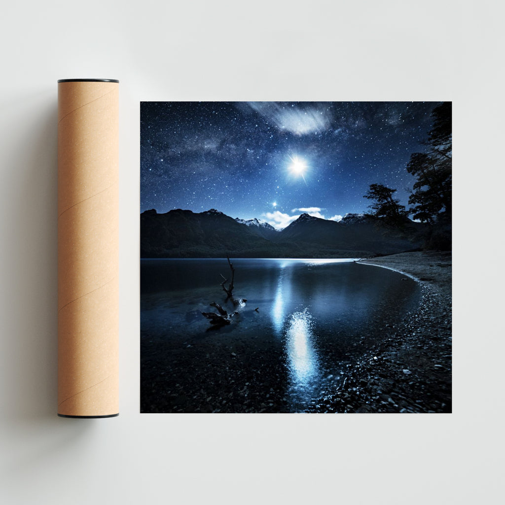 Venus y la luna reflejadas sobre el lago - Cuadrado solo print