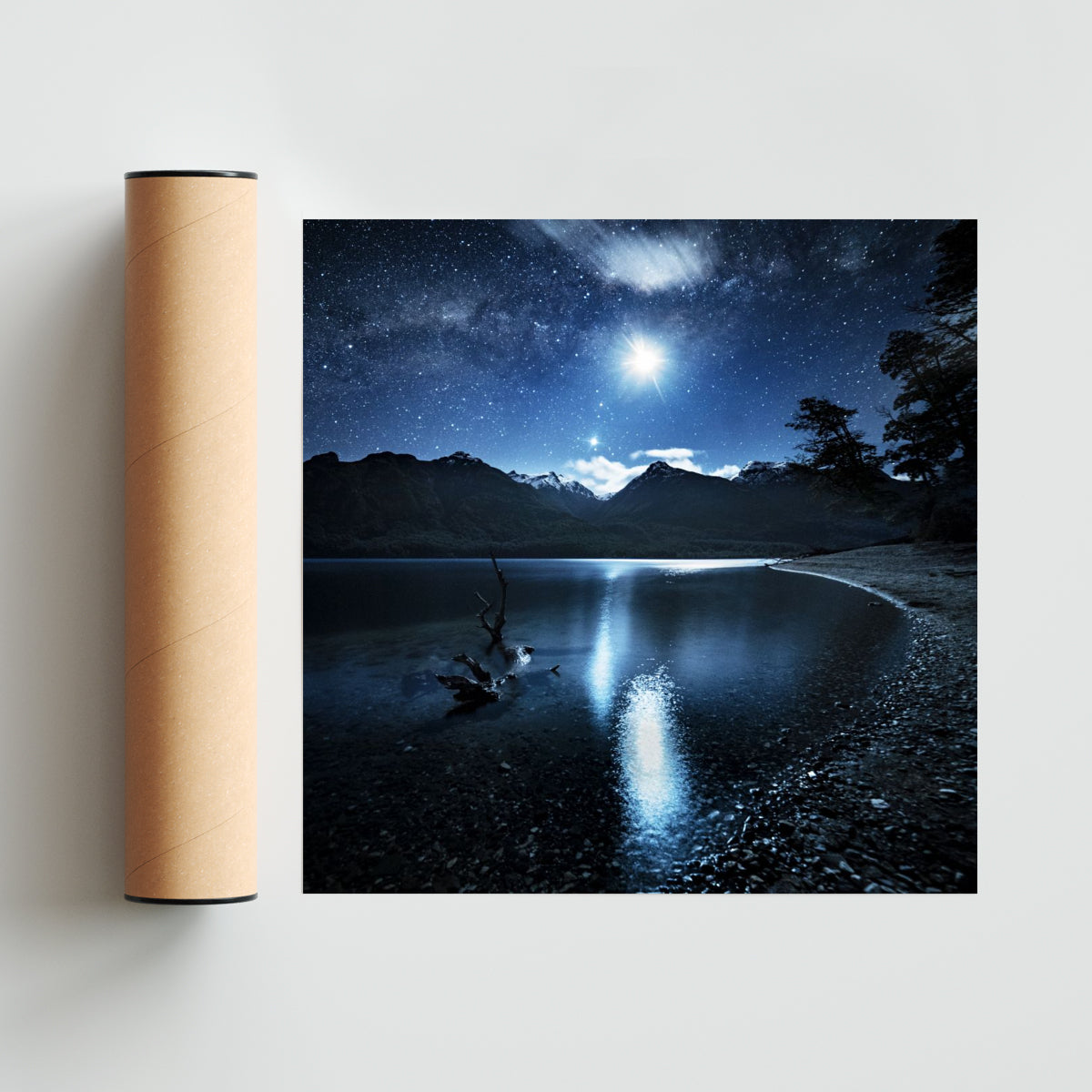 Venus y la luna reflejadas sobre el lago - Cuadrado solo print