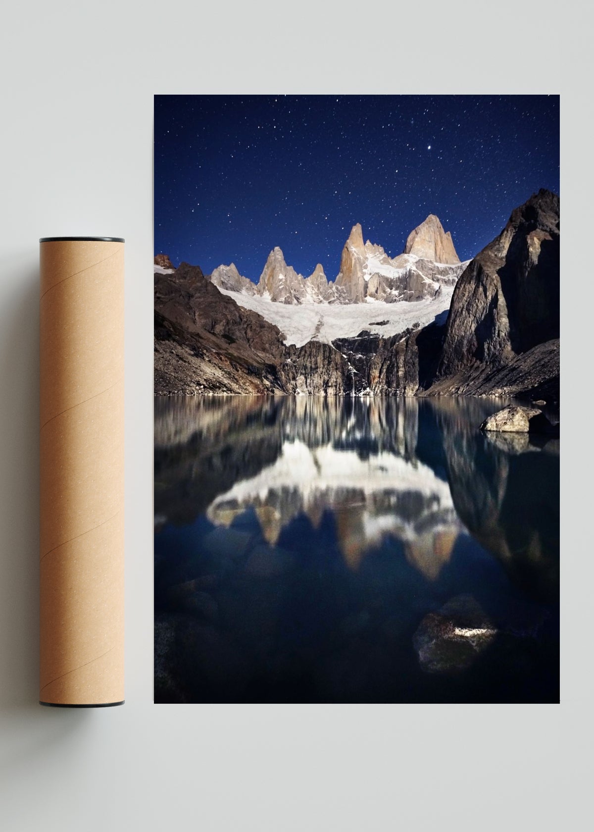 El Chalten iluminado por las estrellas - FotoV Solo print