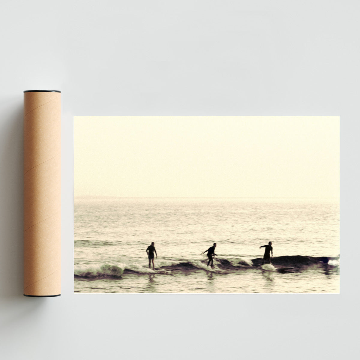 Una ola y tres amigos - FotoH solo print