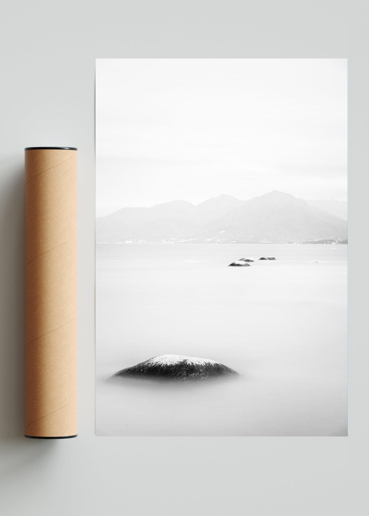 Camino de piedra en el mar - FotoV Solo print
