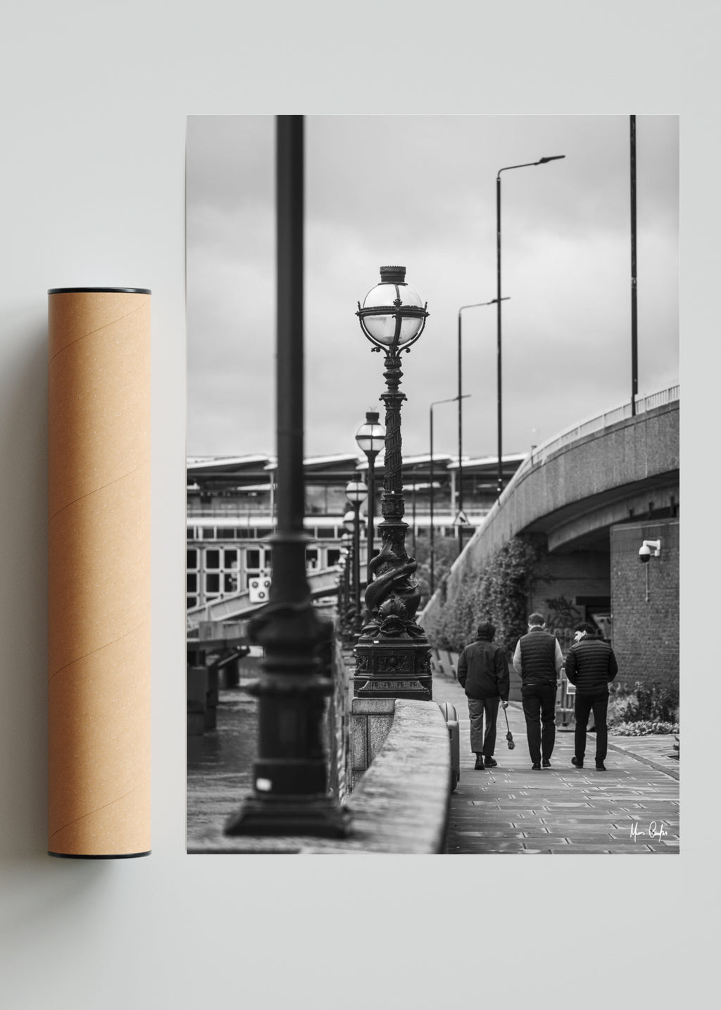 WALKING ON THE RIVER - FotoV Solo print