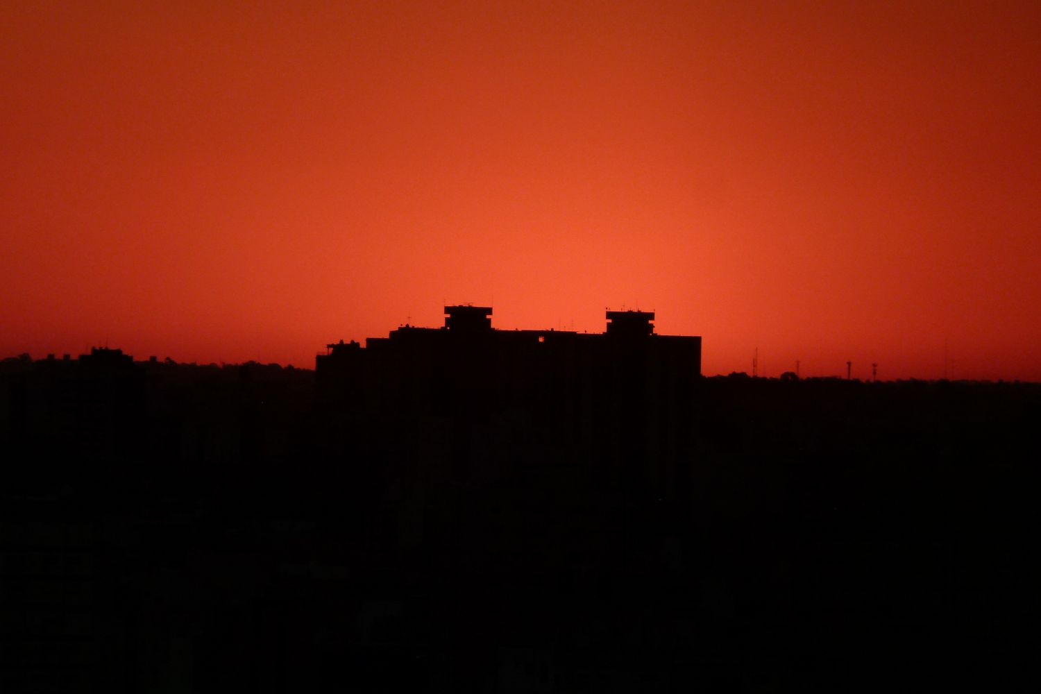 ATARDECER ROJO