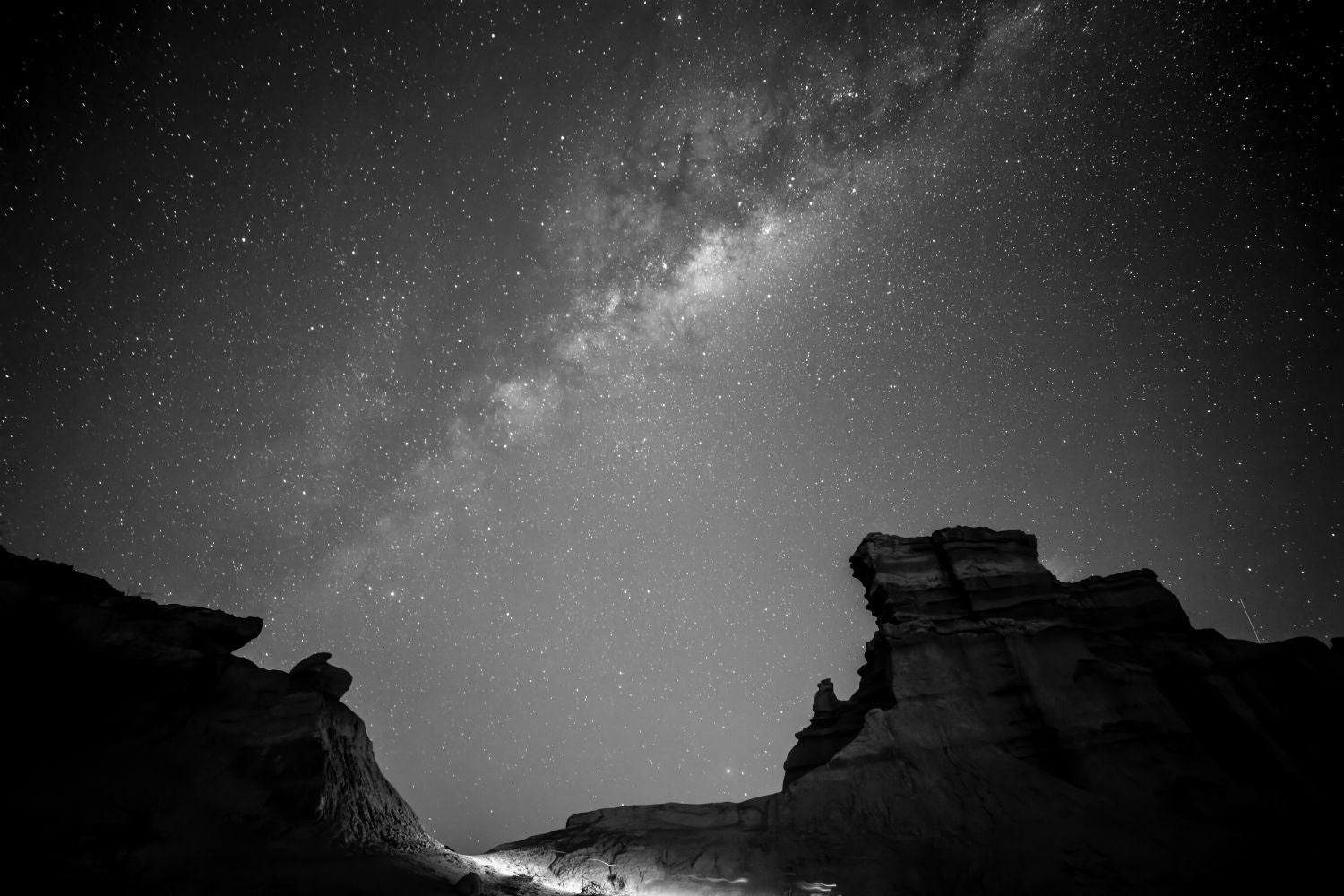 Camino a las estrellas blanco y negro