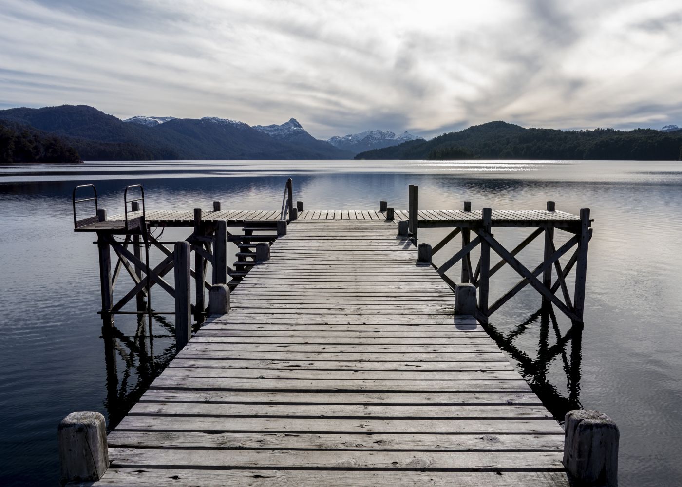 Muelle Lago Espejo