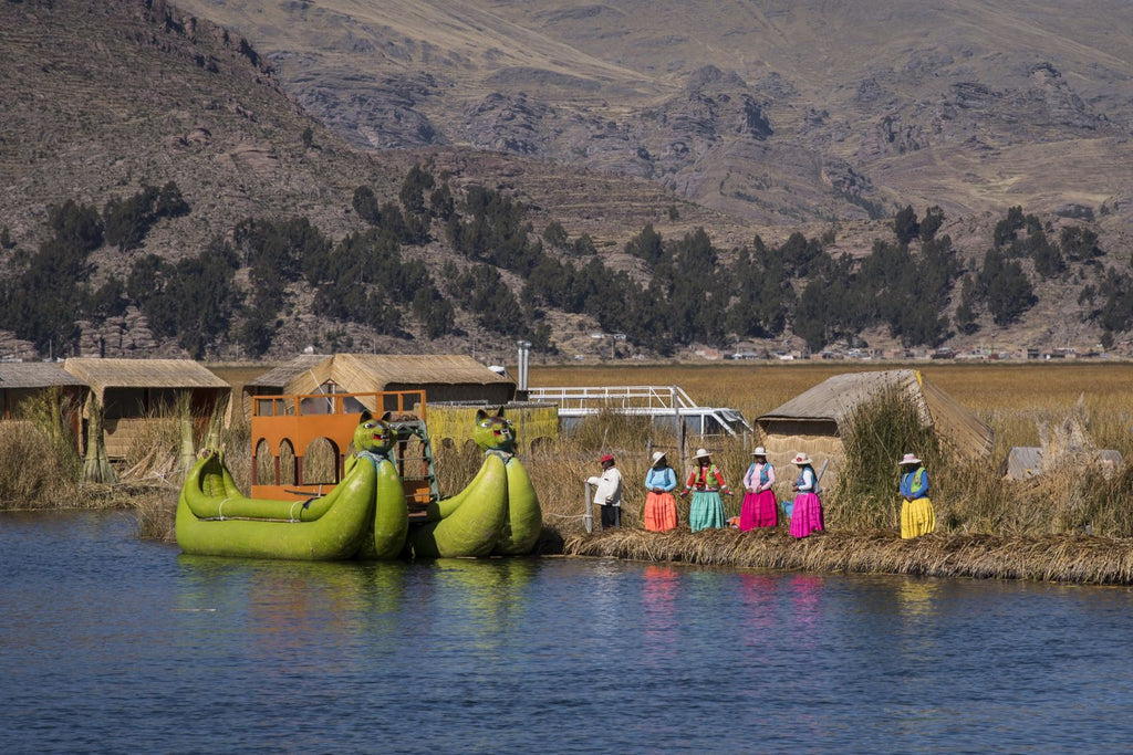 Los Uros y sus islas flotantes