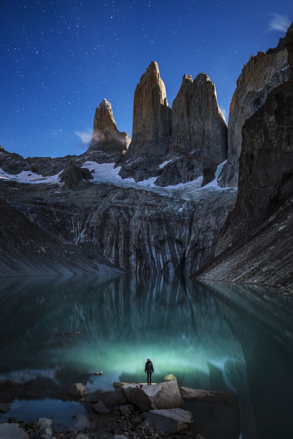 Torres del Paine Iluminadas por la luna llena