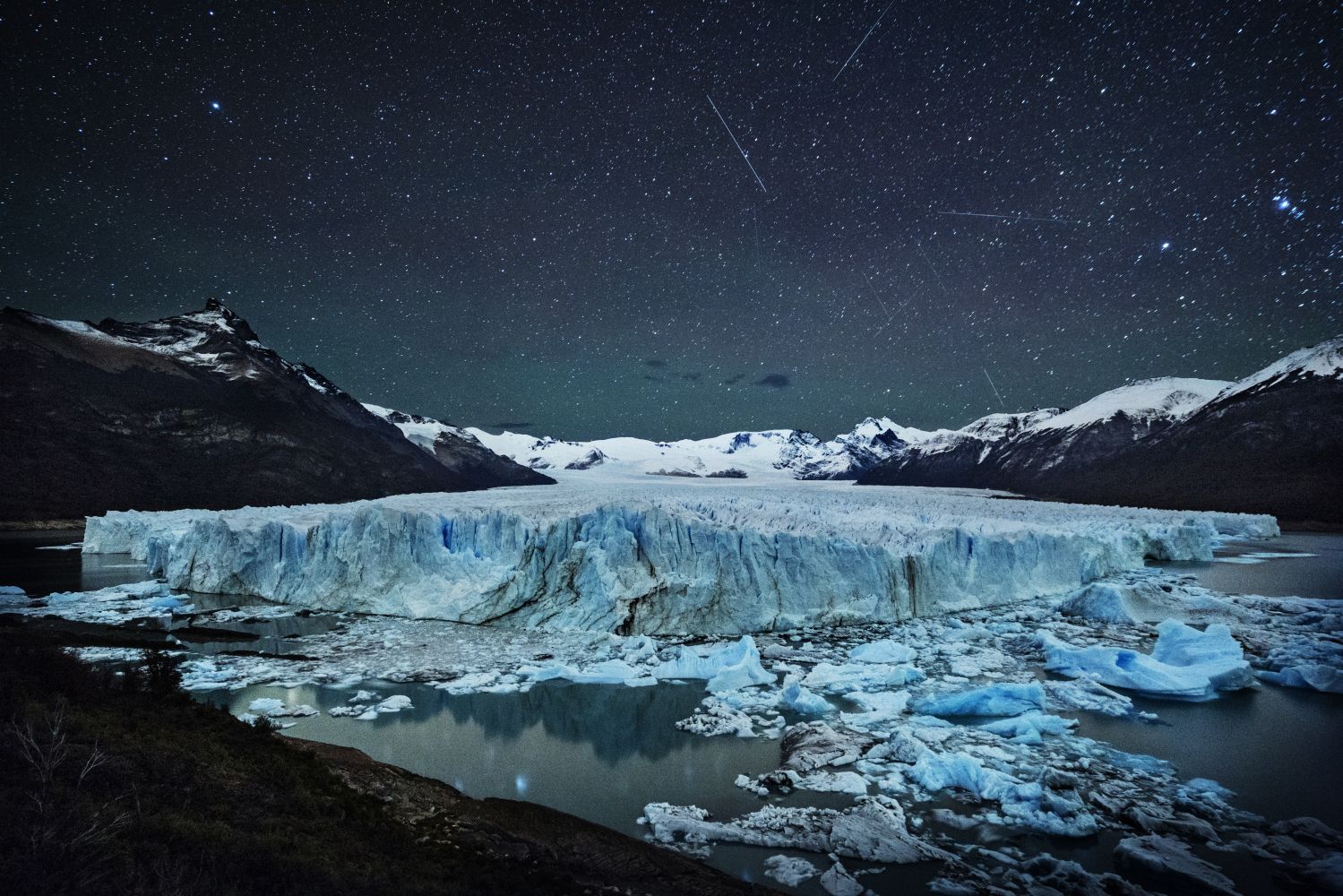 Lluvia de Estrellas sobre el Glaciar