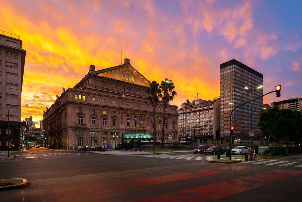 Teatro Colón desde la 9 de Julio
